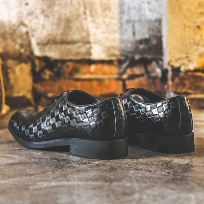 Men's Formal Shoes with Retro-style Leather Upper Soft Pointed Toe Versatile for All Occasions Suitable for Business Attire.