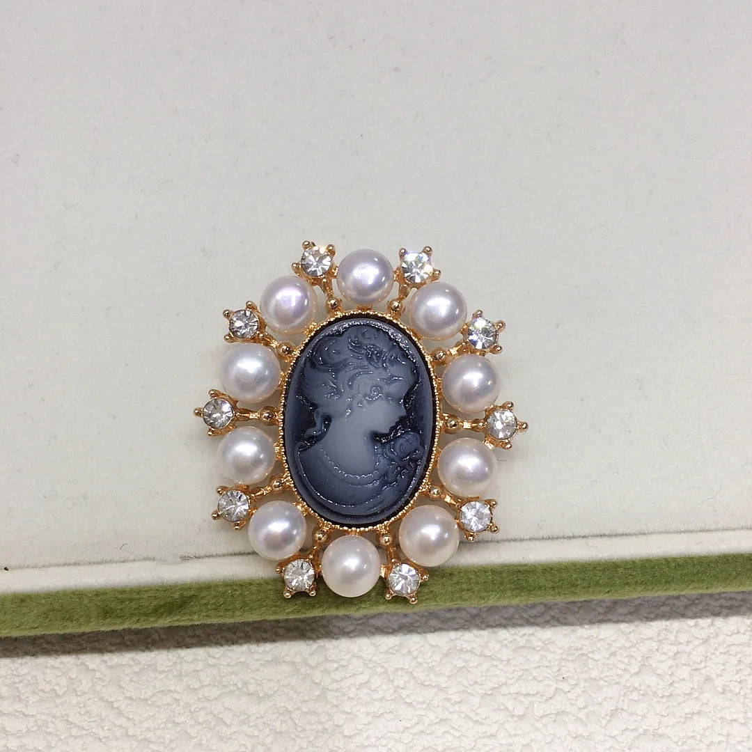 SHMIK Vintage Palace Style Relief Beauty Pendant Crystal Badges Brooch For Women Elegant Retro Middle Design Pin Jewelry