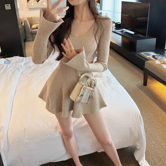Zhiyi Early Autumn Long Sleeve Waist-Fitted V-Neck Knit Dress Women's Slimming Elegant Inner Mini Dress For Slimming And Smoothi