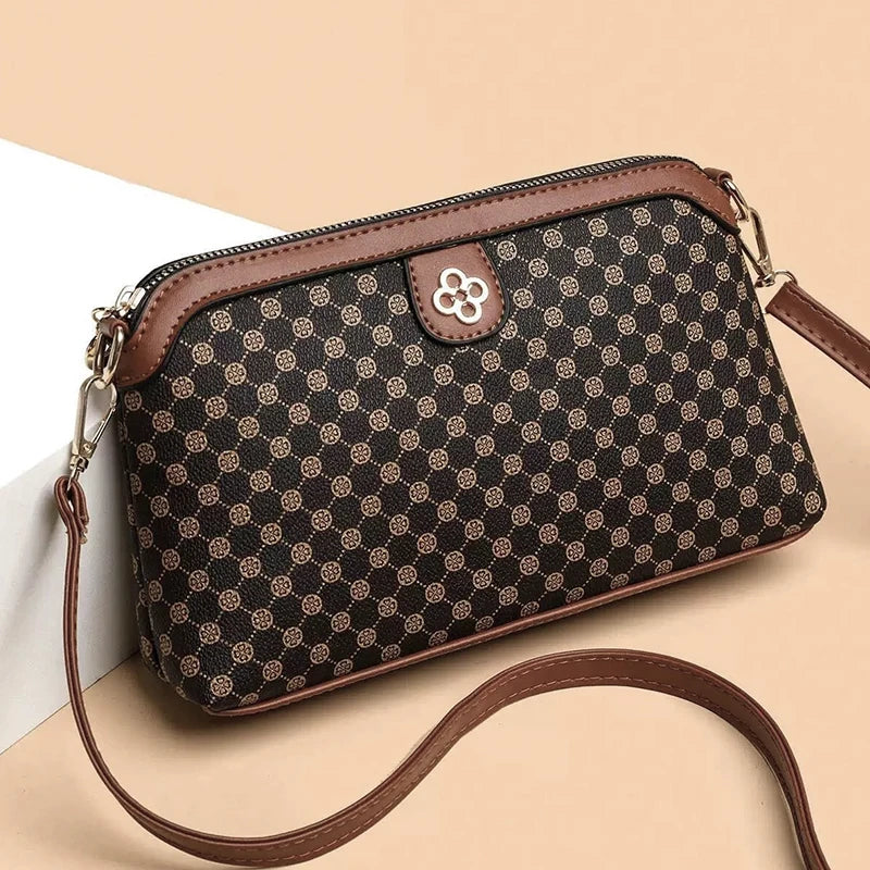 Women's crossbody bags come in various patterns and are suitable for leisure activities, traveling, commuting, etc. For outings.