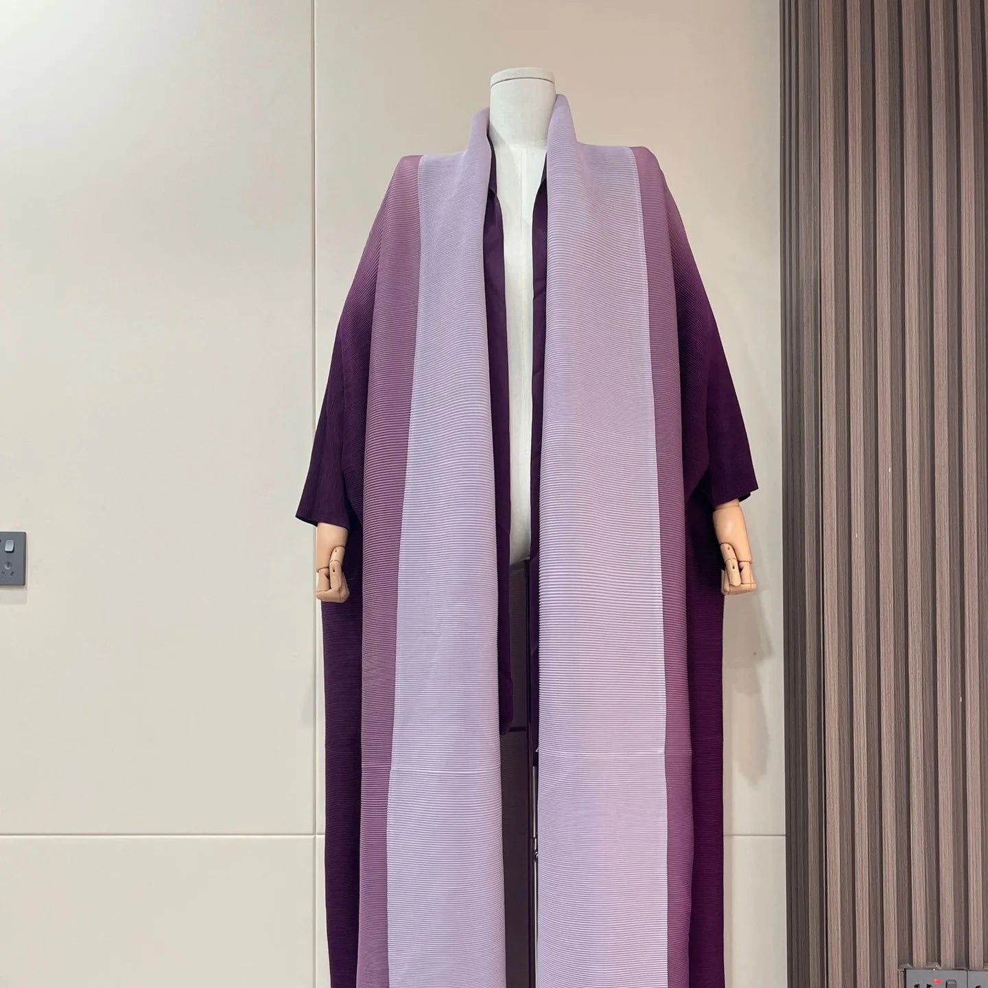 YUDX Wrinkled Women's Windbreaker Jacket Bat Sleeve Scarf Collar Gradient Long Robe Fashion Retro Coats and Jackets Women