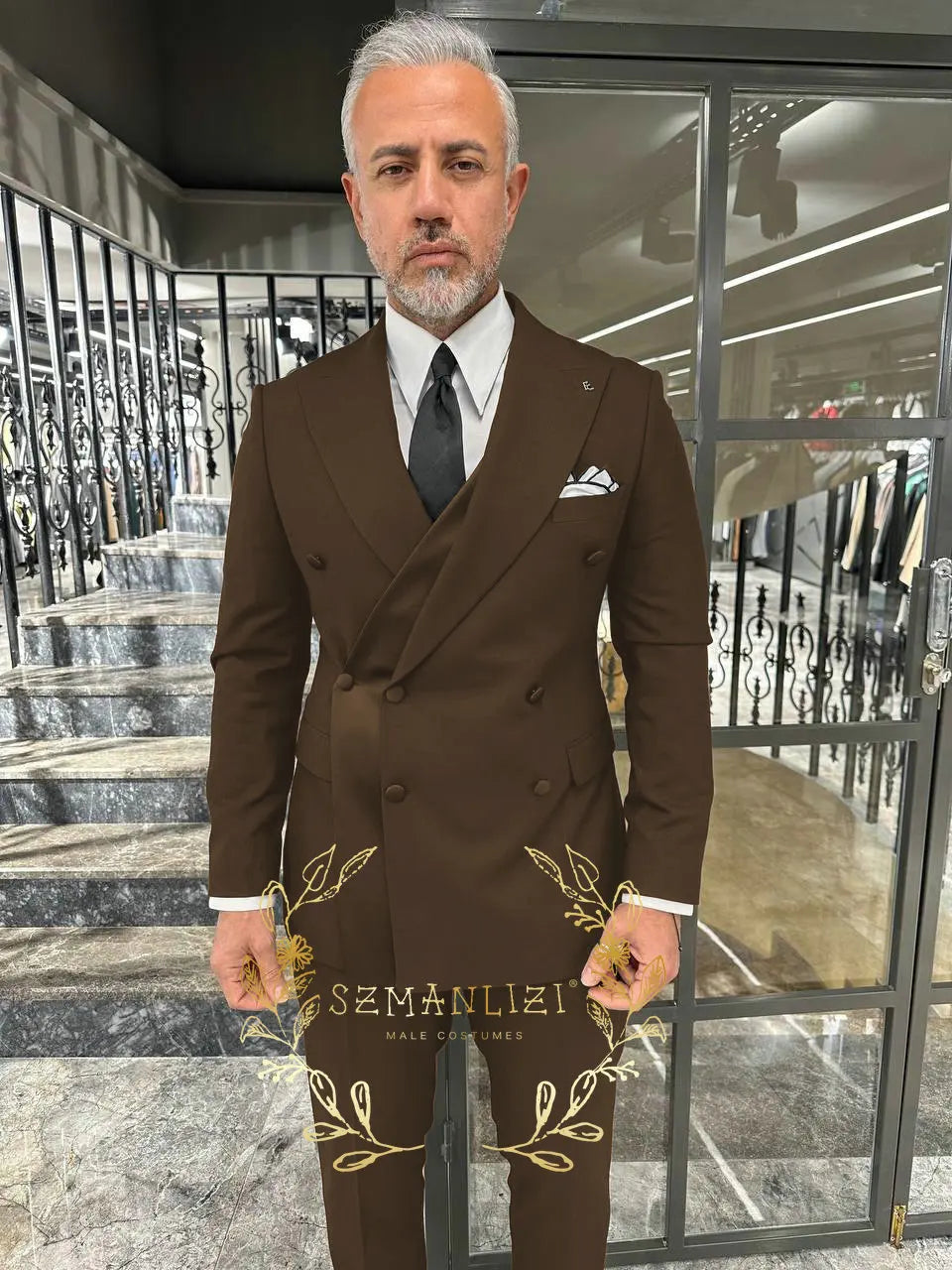 Black Men's Suit 2 Piece Double Breasted Jacket Pants Formal Wedding Groom Tuxedo Peaked Lapel Blazer Customized Men's Suit