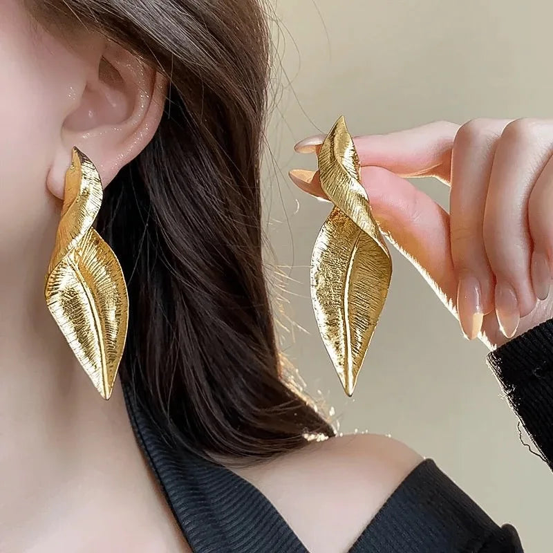 3.5 Cm Big Ball No Pierced Earclips Fashion Temperament Gold Plated Exaggerated Striped Round Clip Earrings for Women Party