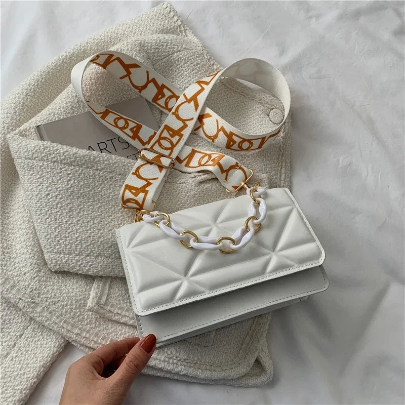 2024 New WOMEN'S Bags Korean Version of the Lingge Chain Shoulder Bag Solid Color Messenger Small Square Bag