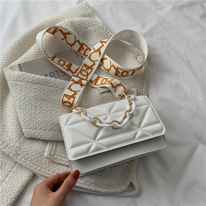 2024 New WOMEN'S Bags Korean Version of the Lingge Chain Shoulder Bag Solid Color Messenger Small Square Bag
