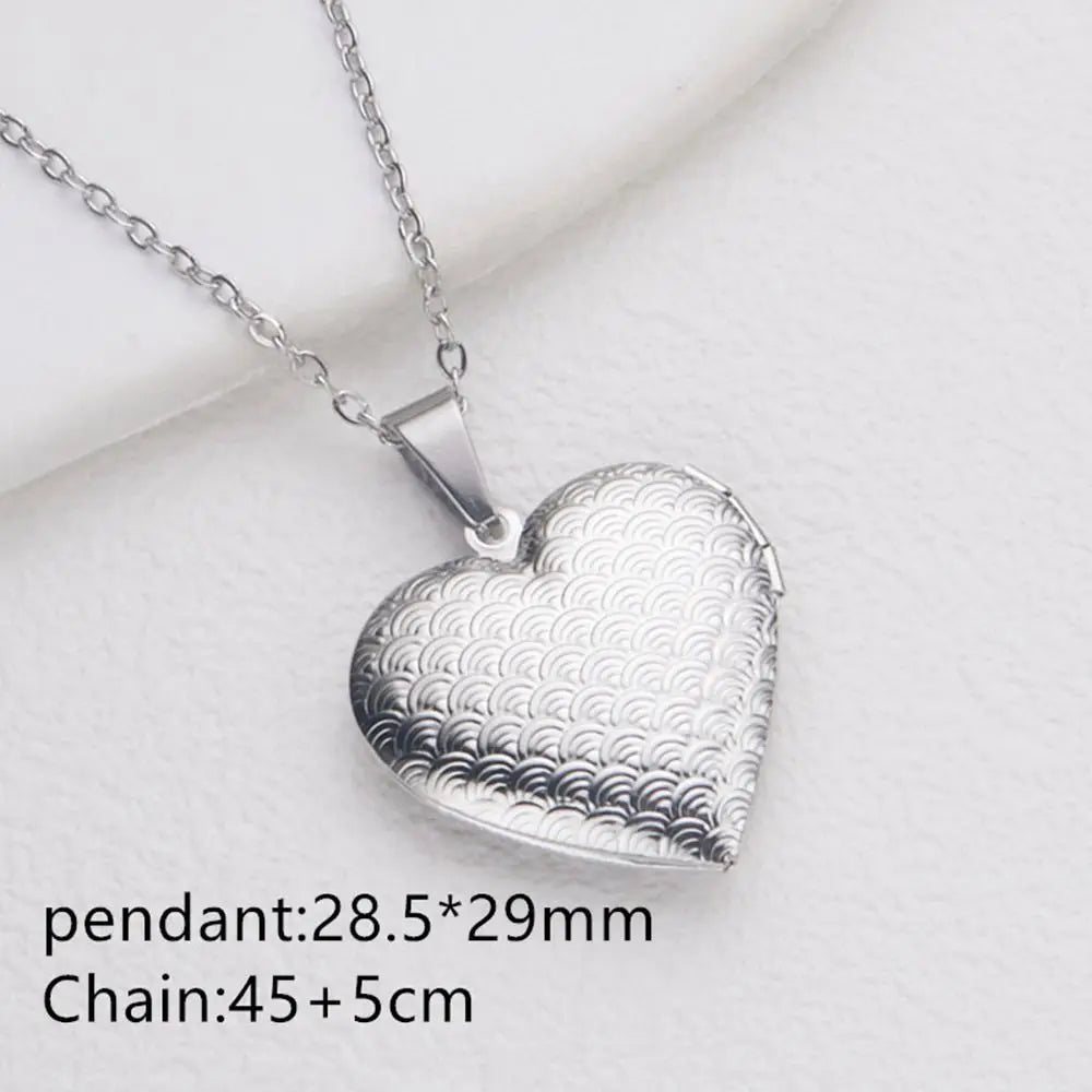 DIY Necklace Photo Picture Locket Necklace New Valentine's Day Openable Floral Heart Necklace Heart Locket Necklace