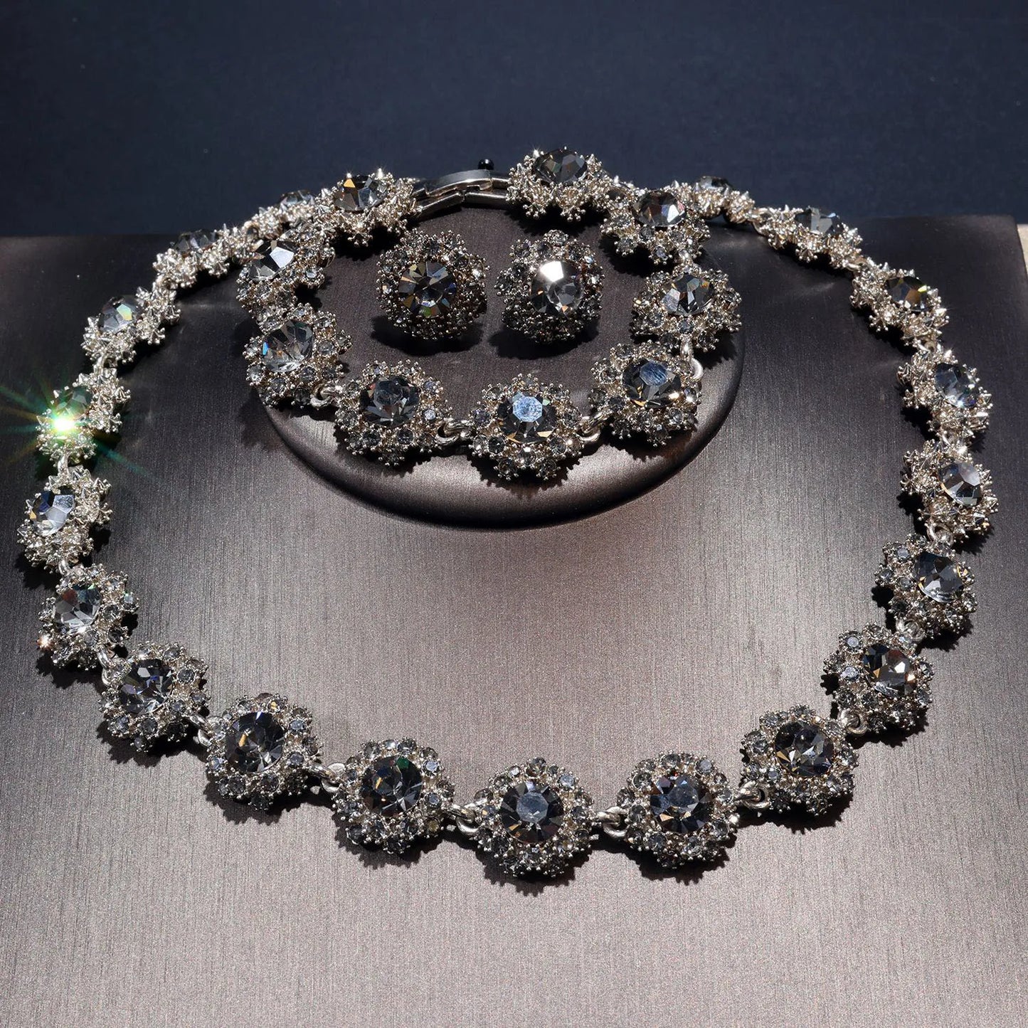 Shiny Fine Black Jewelry Necklace Earrings Bracelet Women's Costume Decoration Set Holiday Wedding Bridal Everyday Gift M-1022
