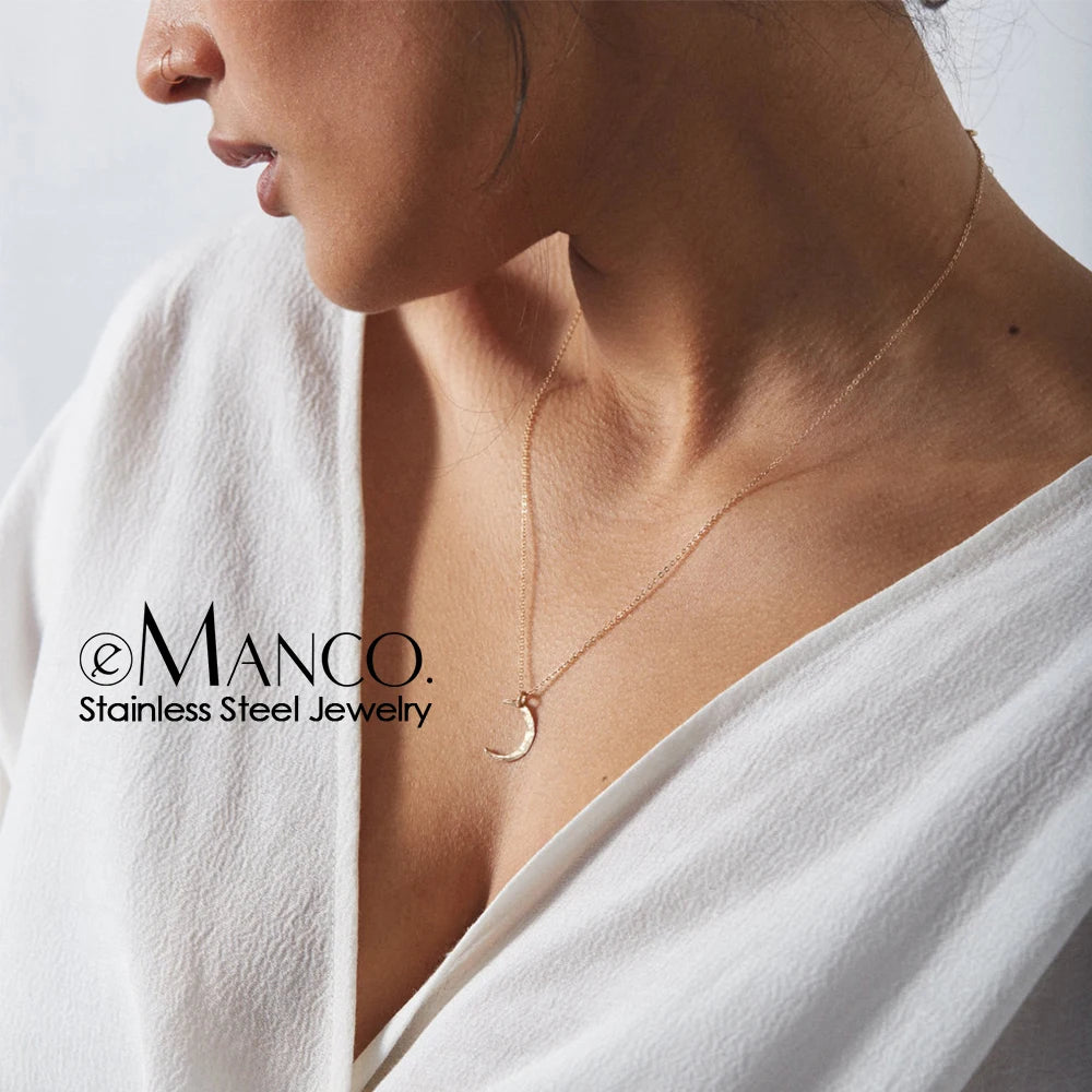 eManco Stainless Steel Moon Hammered Necklace Women's Moon Pendant Necklace Delicate Necklace Women's Graduation Gift Necklace