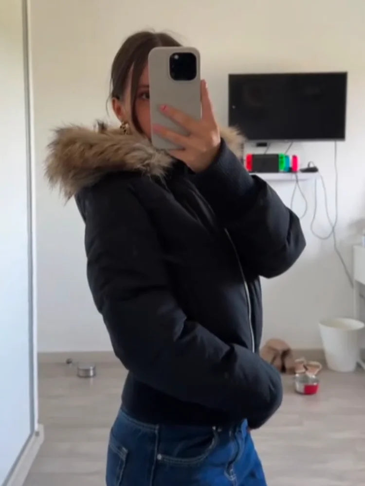 Fashion Women's Faux Fur Hooded Quilted Coat 2025 Winter Full Sleeve Zipper Pocket Cropped Jacket Chic New Lady Padded Outerwear
