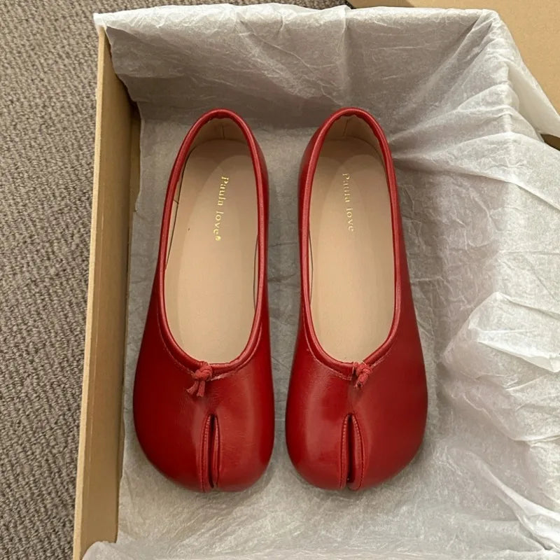 Women Flats Comfortable Walking Loafers Fashion Soft Leather Split Toe Ballet Sneakers Women Casual Girls Dance Shoes Women