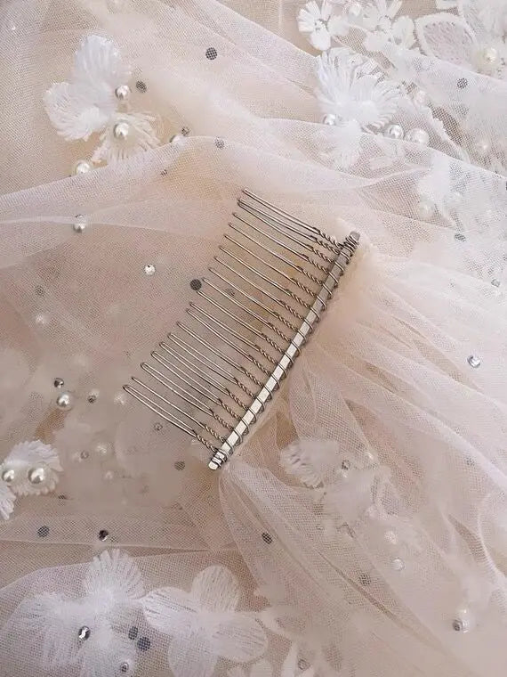 Luxury Appliques Wedding Veil 3D Flowers Pearls Bridal Veils Chapel Length Elegant beaded Bride Veils Wedding Accessories